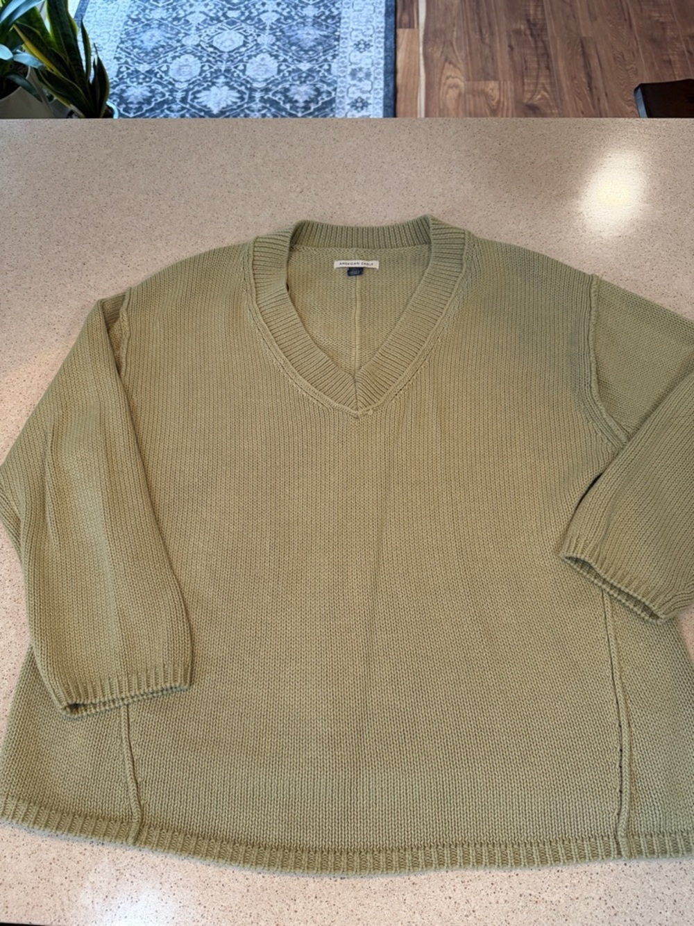 American Eagle Light Green Knit Sweater V-Neck Size Small